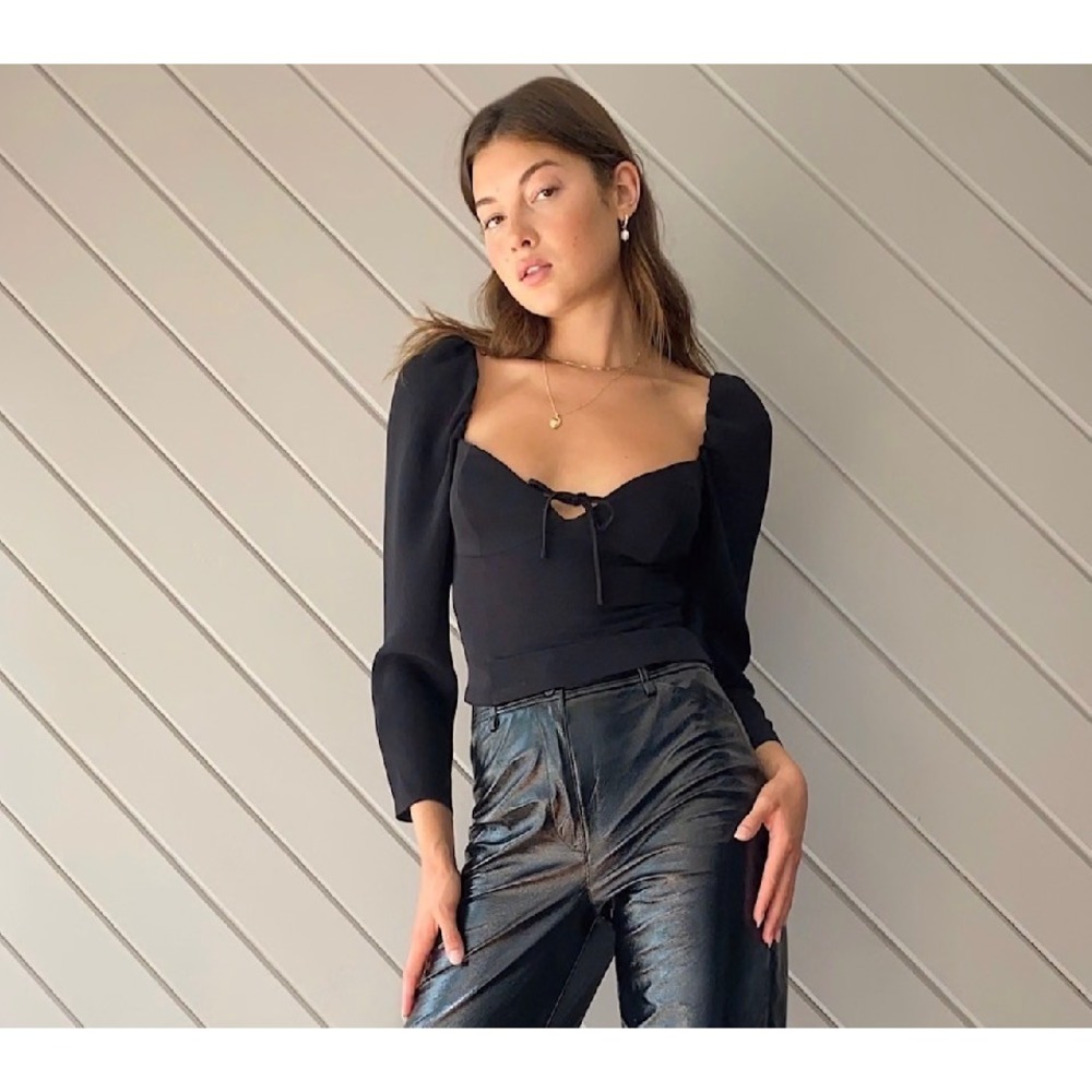 Wilfred Aritzia Black Long Sleeve Sweetheart Neck Smocked Novella Blouse Medium
